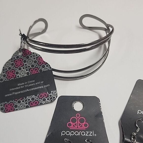 Paparazzi Jewelry Lot 5 Earrings 1 Bracelet - Picture 4 of 4